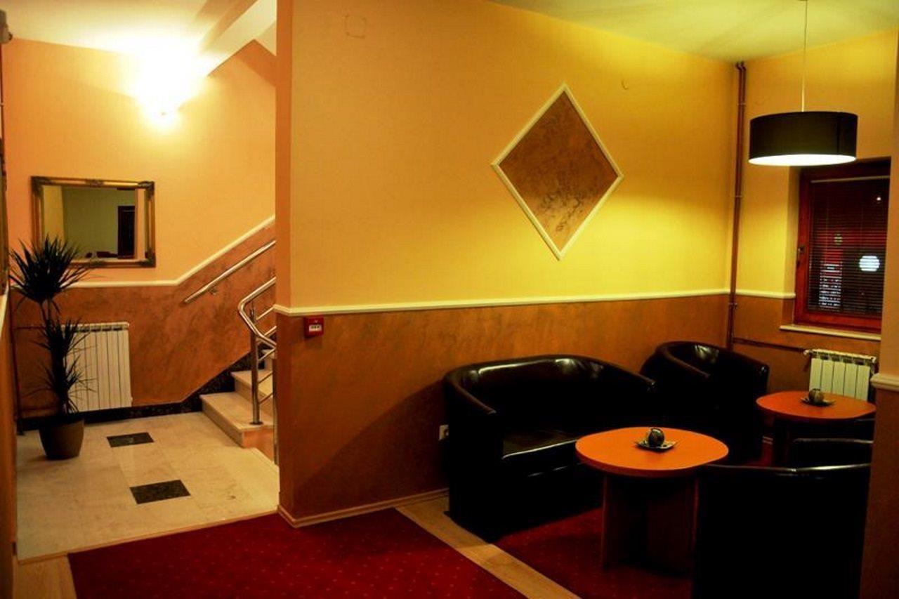 Hotel Arizona Sarajevo Lukavica Bagian luar foto