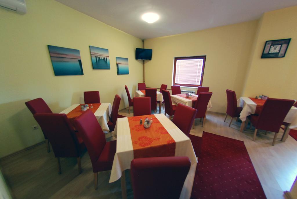 Hotel Arizona Sarajevo Lukavica Bagian luar foto