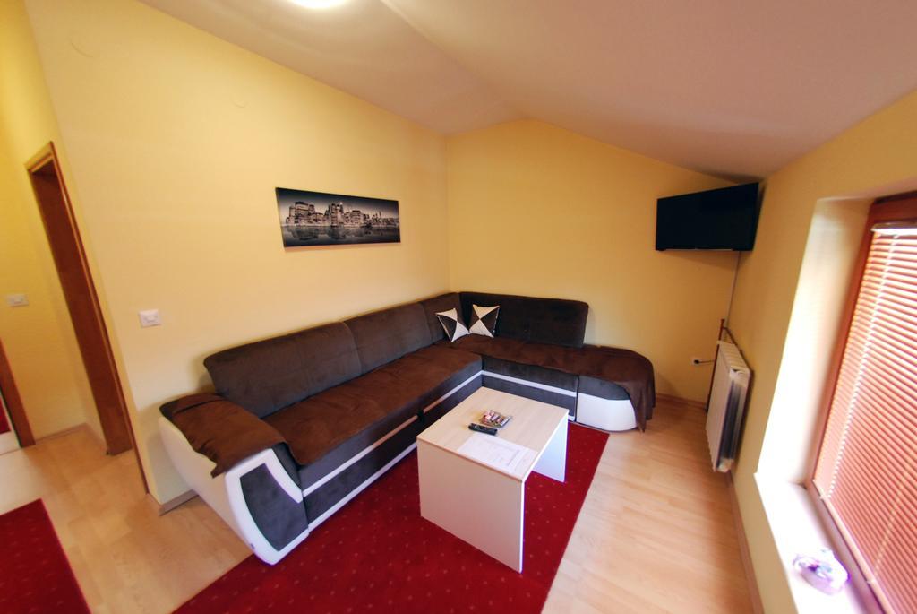 Hotel Arizona Sarajevo Lukavica Bagian luar foto