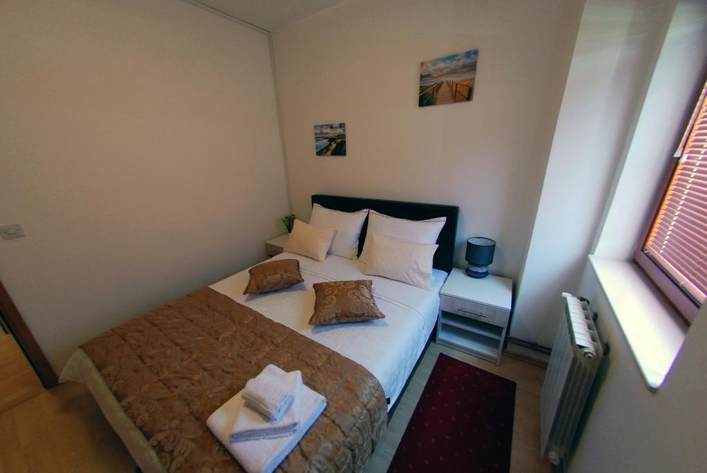 Hotel Arizona Sarajevo Lukavica Bagian luar foto