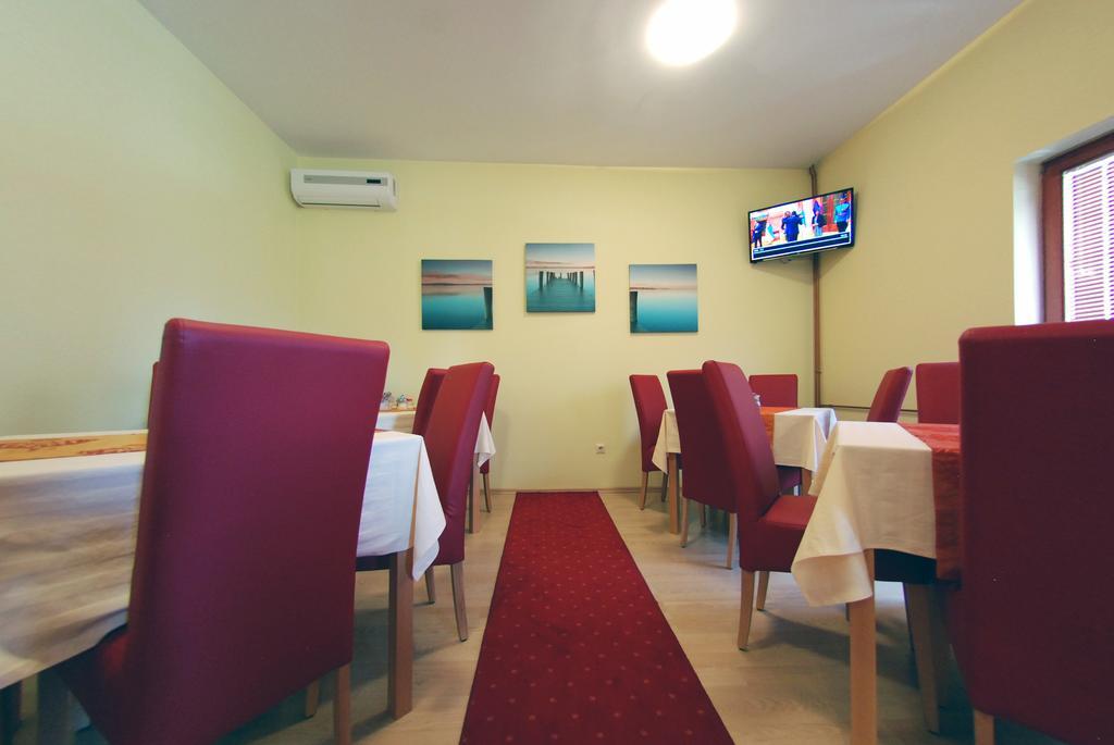 Hotel Arizona Sarajevo Lukavica Bagian luar foto