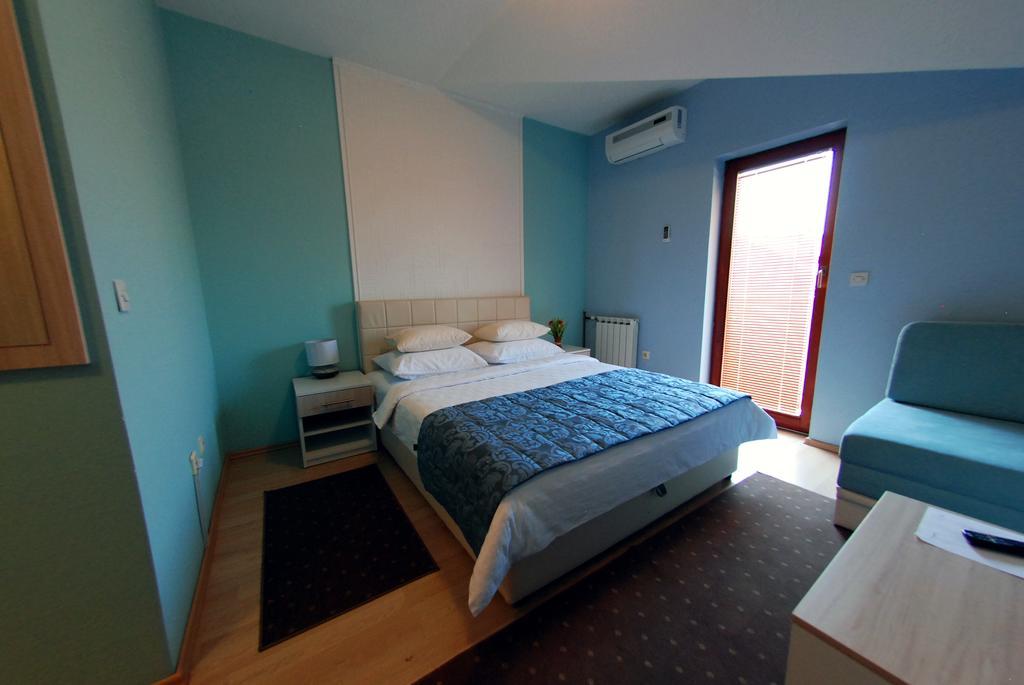 Hotel Arizona Sarajevo Lukavica Bagian luar foto